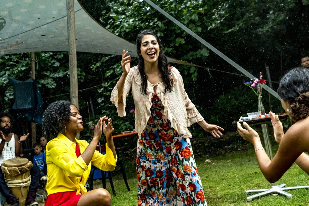 The Feast – Performance